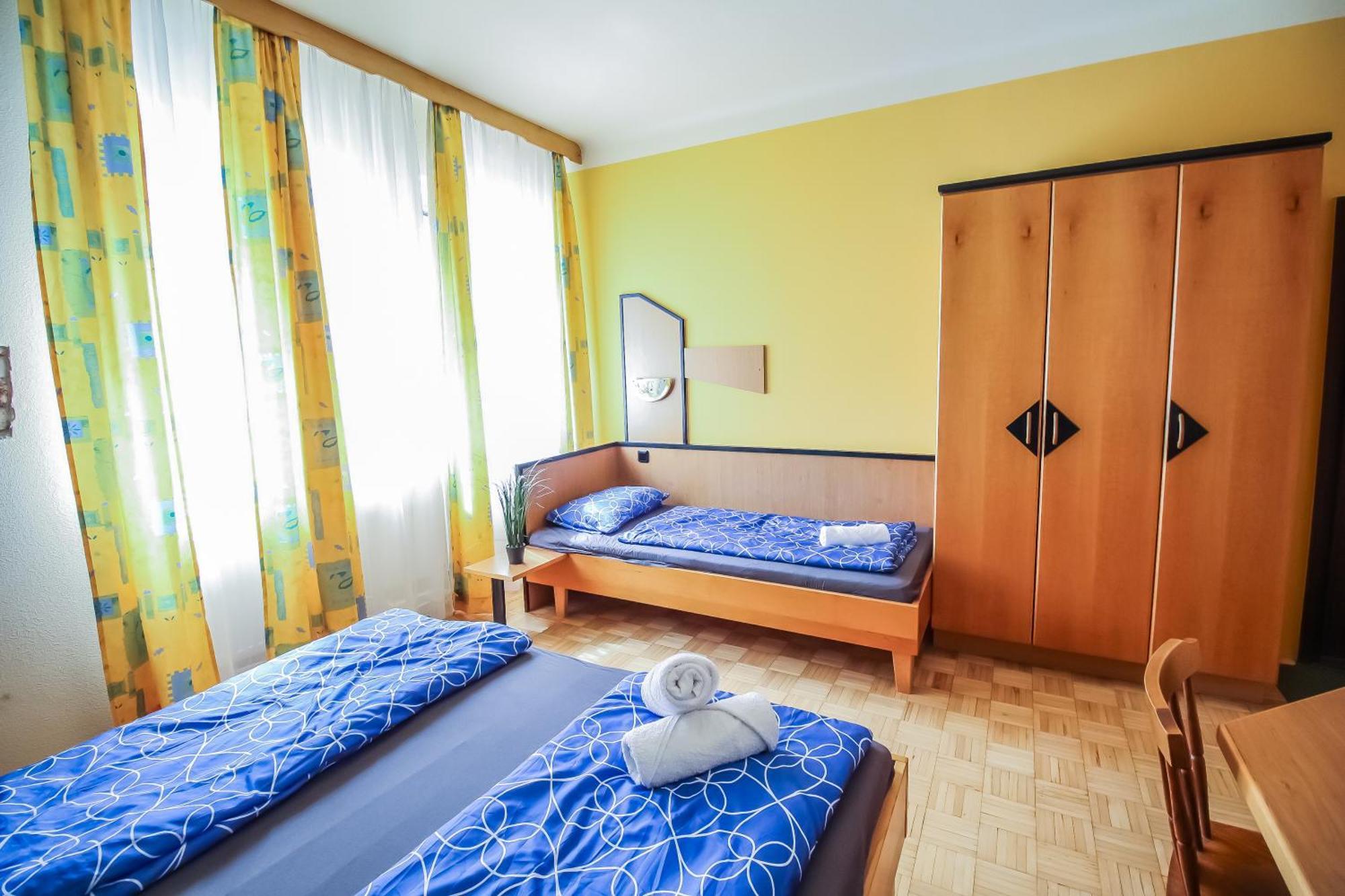 Cozy - U3 Hutteldorferstrasse