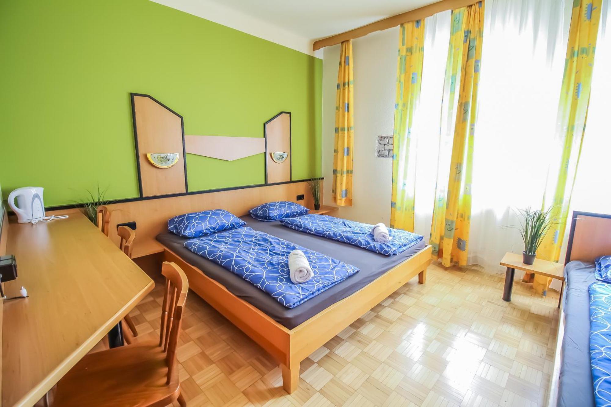 Cozy - U3 Hutteldorferstrasse Wien