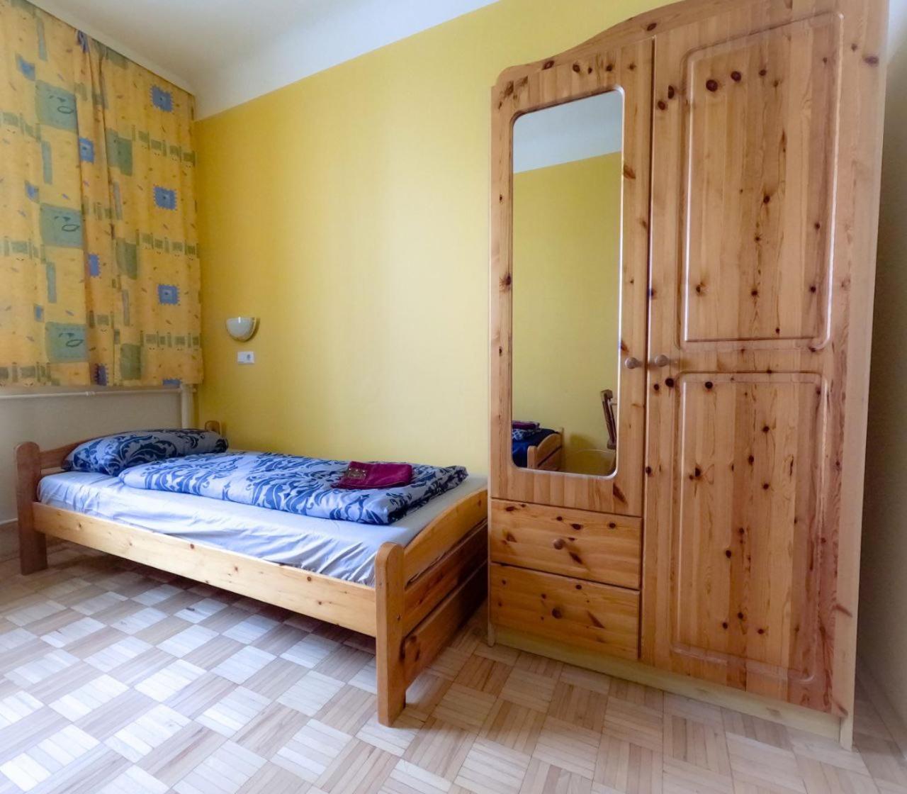 Privatunterkunft Cozy - U3 Hutteldorferstrasse