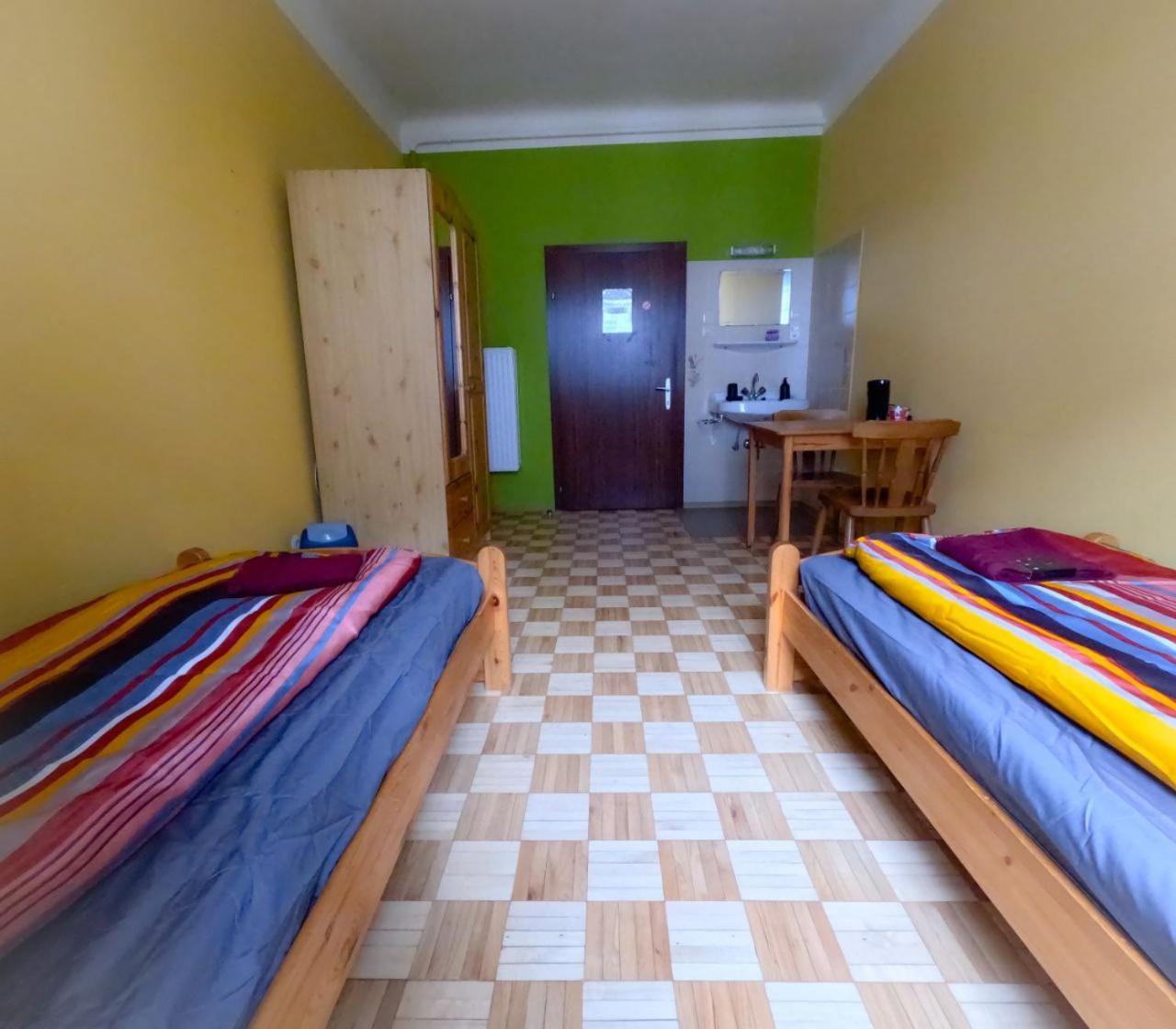 Cozy - U3 Hutteldorferstrasse Wien