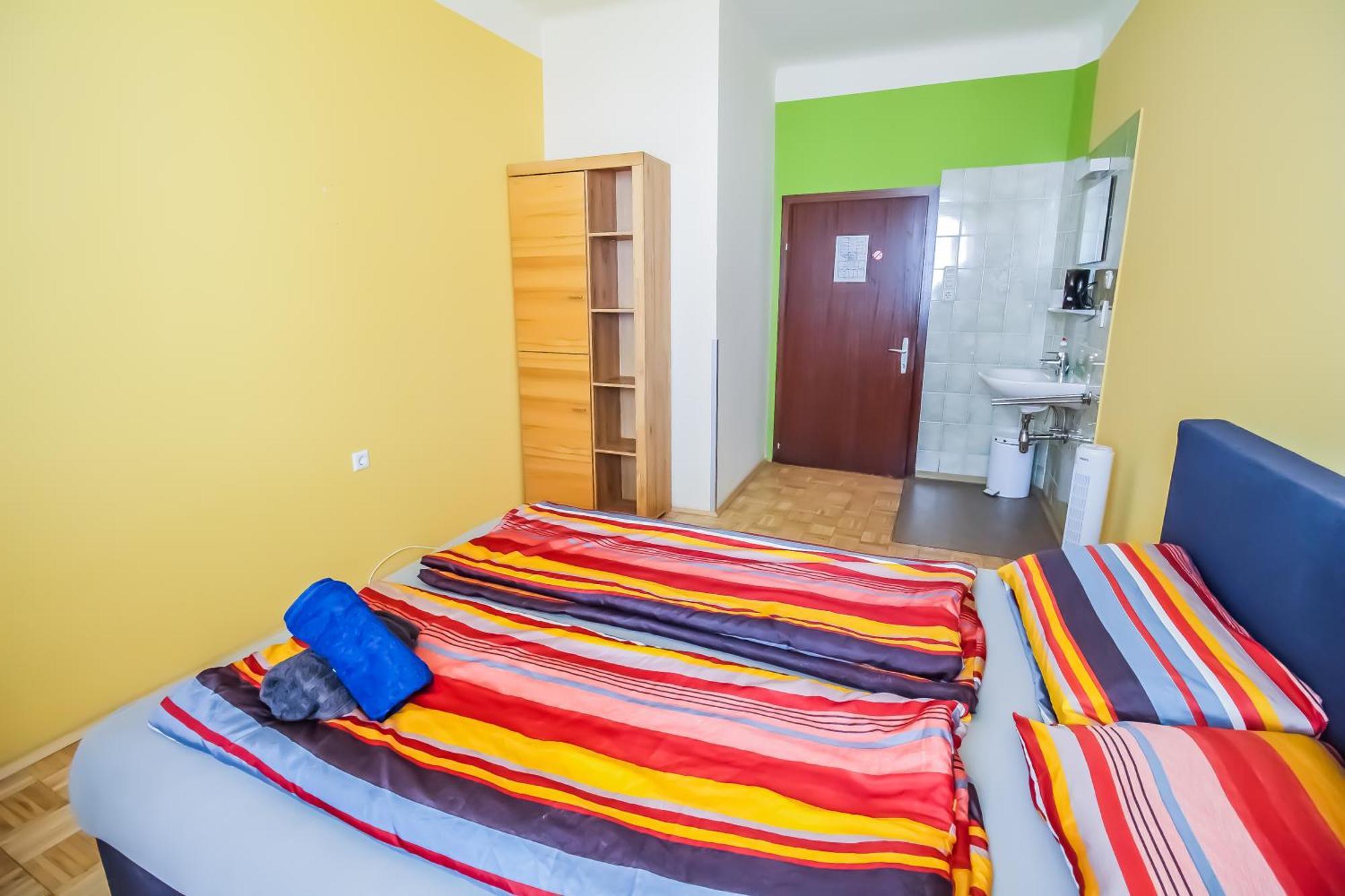 Cozy - U3 Hutteldorferstrasse Wien