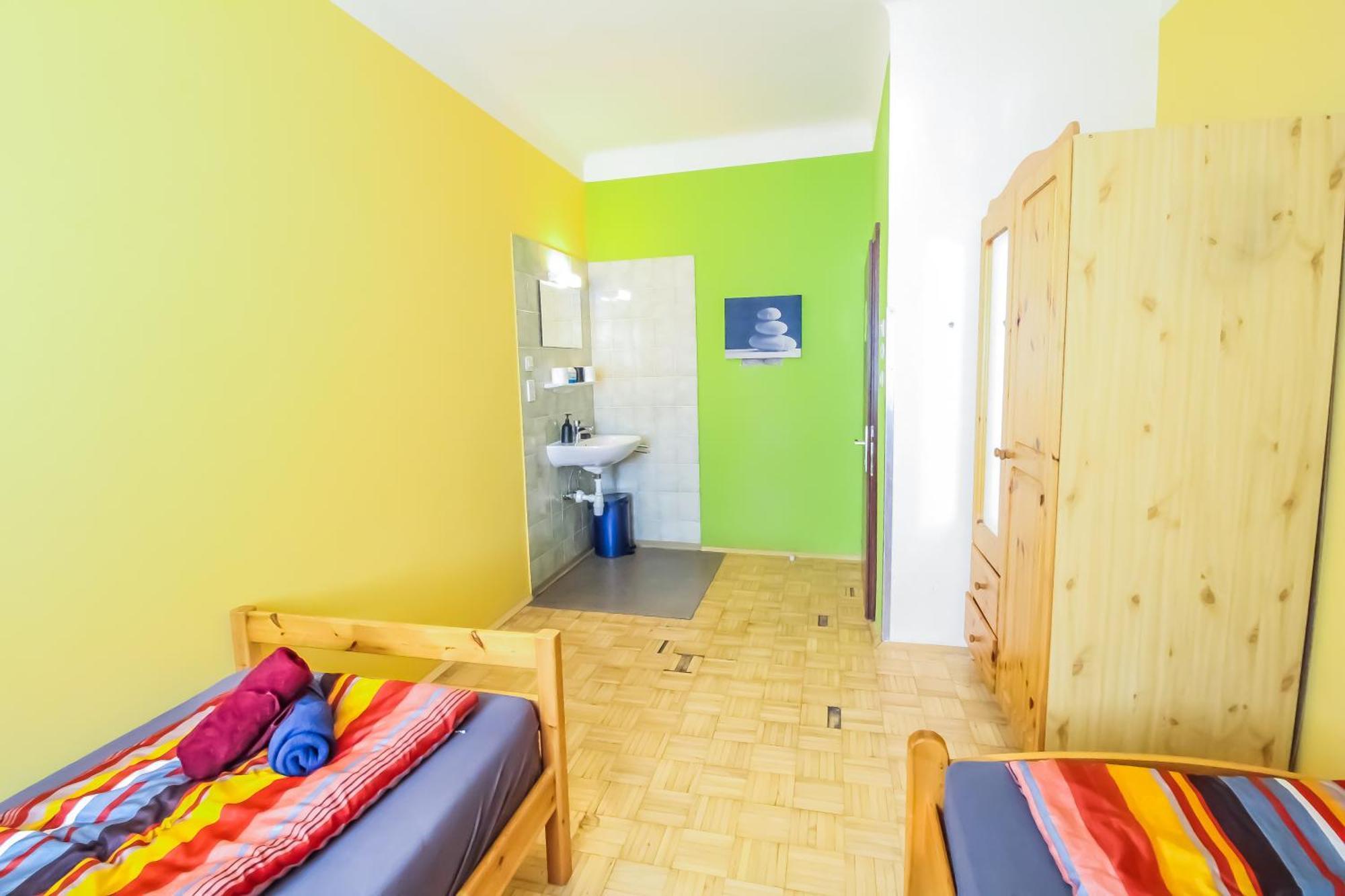 Cozy - U3 Hutteldorferstrasse Wien