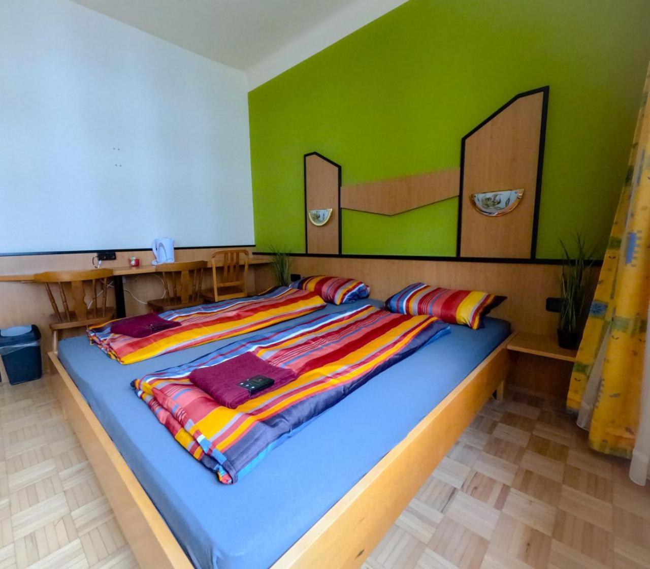Cozy - U3 Hutteldorferstrasse Wien