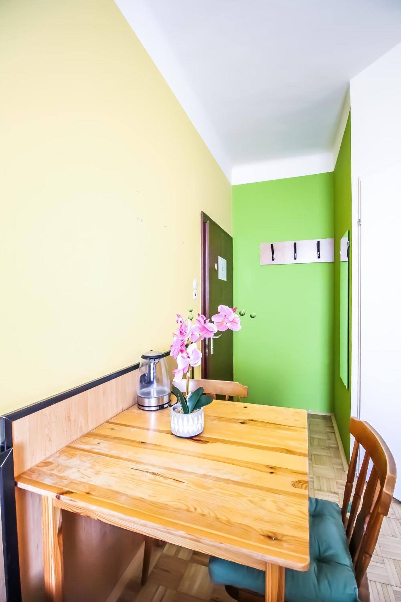 Cozy - U3 Hutteldorferstrasse Wien