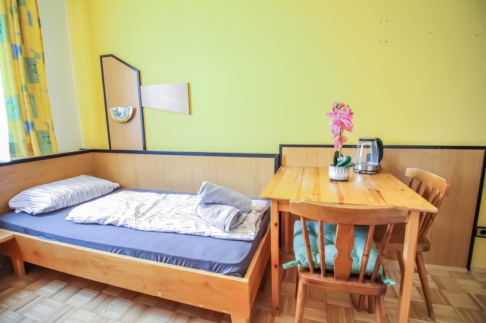Privatunterkunft Cozy - U3 Hutteldorferstrasse